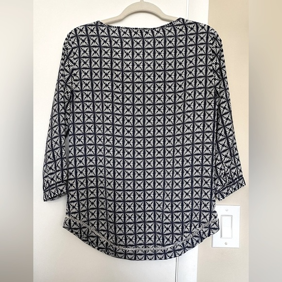 J. Crew Navy and White Pattern Blouse Size XS - Picture 2 of 7